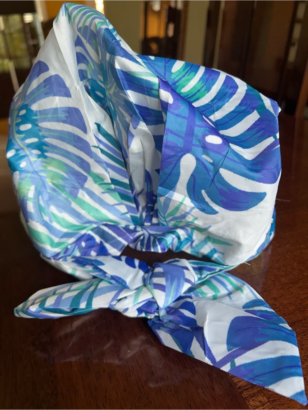Blue & White Tropical Print shower cap like new multicolored floral pattern